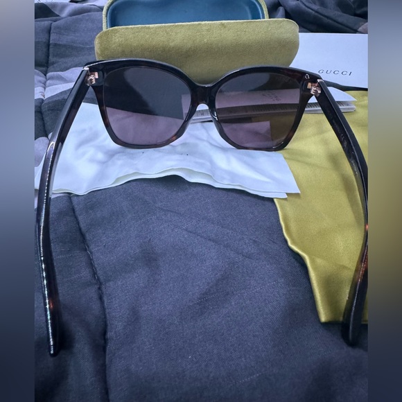 Gucci authentic sunglasses. NWT! NWB!! - Picture 9 of 17